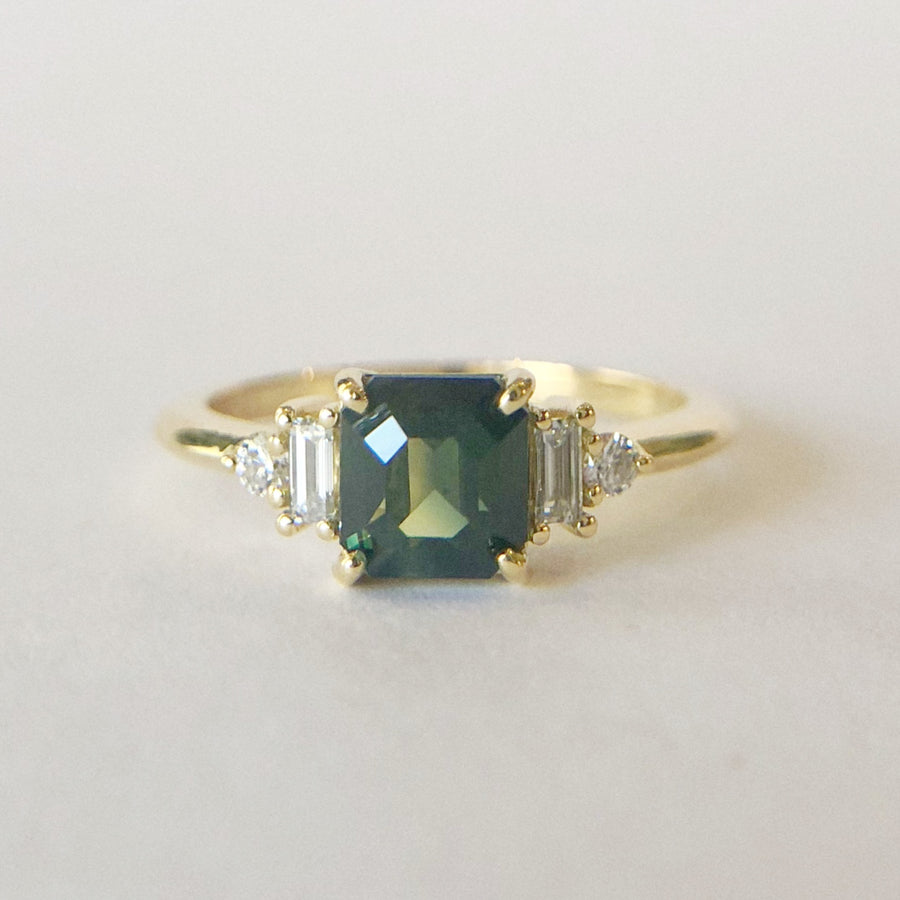 Bebe Ring 4 Australian Parti Sapphire with Diamonds
