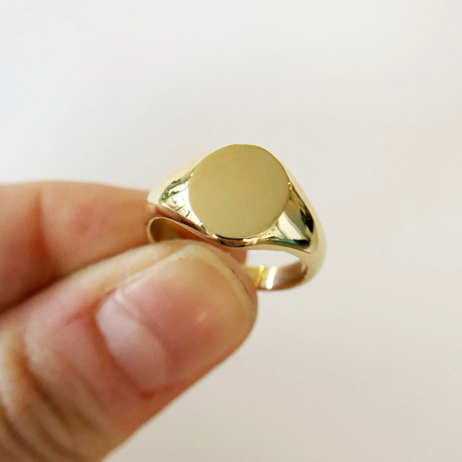 Classic Signet Ring Gold