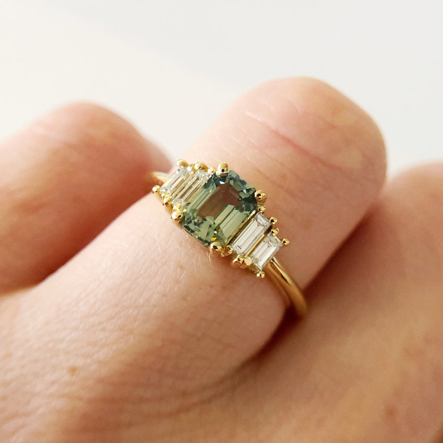Light Green Australian Parti Sapphire Ring with Diamonds