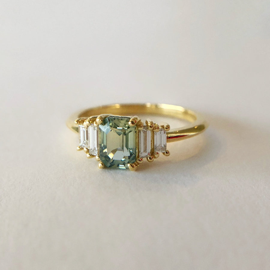 Light Green Australian Parti Sapphire Ring with Diamonds