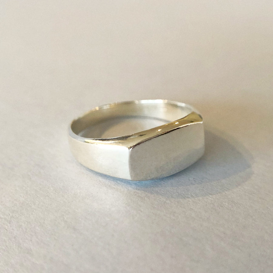 Rounded Rectangle Signet Ring