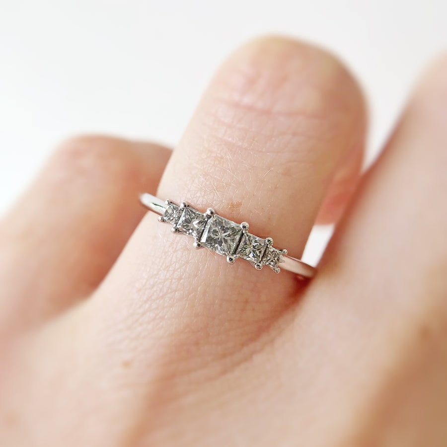 Petite Bebe Ring